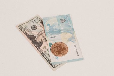 Avro, Amerikan Doları ve Bitcoin parası