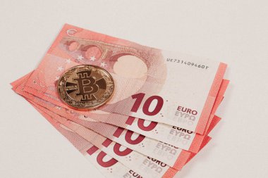 Multi Euro Dolar, farklı türde yeni nesil banknotlar, bitcoin