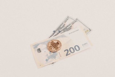 Avro, Amerikan Doları ve Bitcoin parası