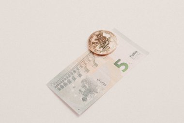 Multi Euro Dolar, farklı türde yeni nesil banknotlar, bitcoin