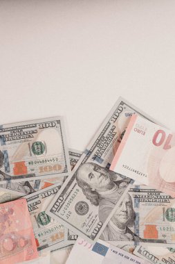 Bize dolar ve euro banknot para