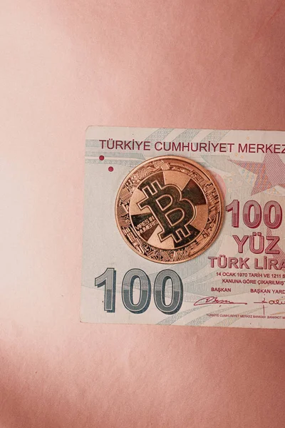 Türkische Lira Banknoten Und Bitcoin Münzen — Stockfoto