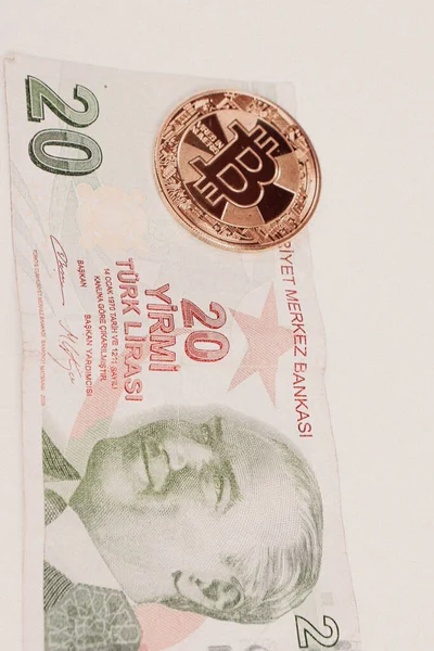 Türk Lira Banknotları Bitcoin Paraları — Stok fotoğraf