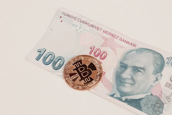 Turkiska Lira Sedlar Och Bitcoin — Stockfoto