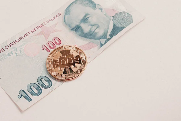 Turkiska Lira Sedlar Och Bitcoin — Stockfoto