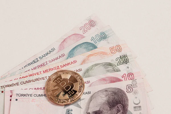 Turkiska Lira Sedlar Och Bitcoin — Stockfoto