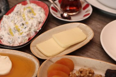 Geleneksel Türk ve Yunan yemek meze masası