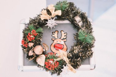 İç mekanda modern dekoratif nesneler