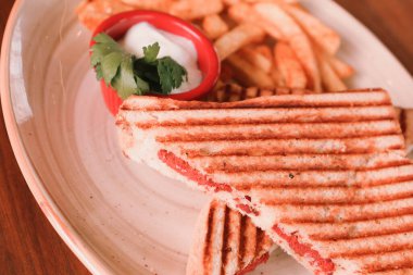 Geleneksel Türk tostu, lezzetli kahvaltı