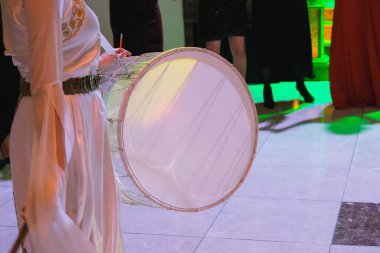 Davulcu, Türk davulcu sahnede 