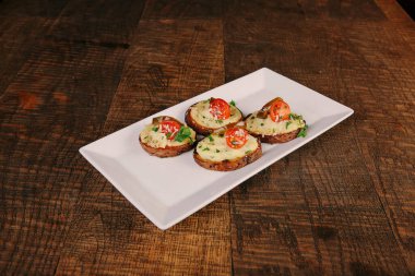 Biraz sebzeli somon pişirdim.