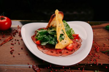 Biraz sebzeli somon pişirdim.