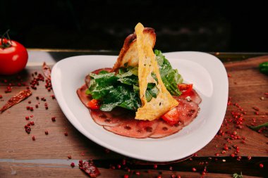 Biraz sebzeli somon pişirdim.