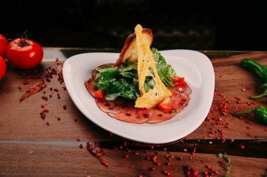 Biraz sebzeli somon pişirdim.