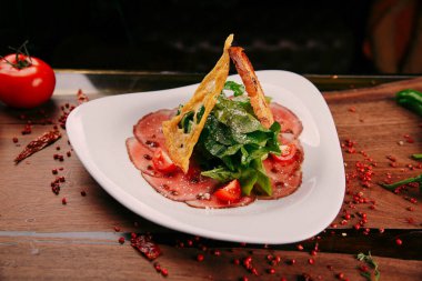 Biraz sebzeli somon pişirdim.