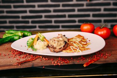 Taze ızgara biftek eti. 