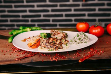 Masada nefis et yemeği. 