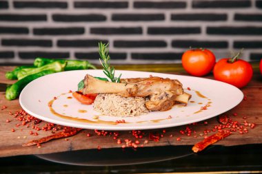 Masada nefis et yemeği. 