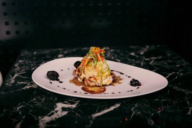 Masada nefis et yemeği. 