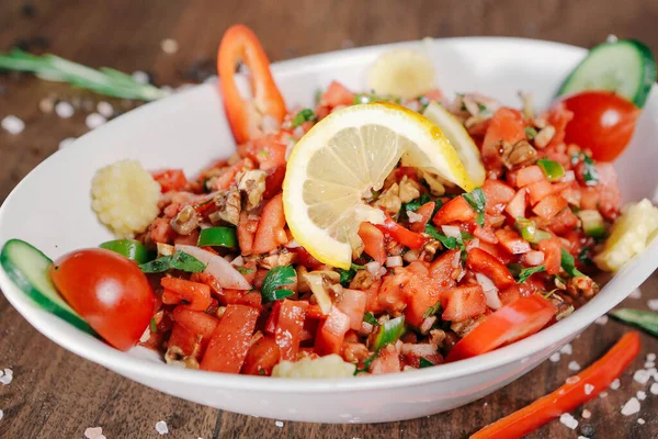 Placa Ensalada Fresca Con Verduras Mixtas — Foto de Stock