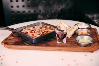 Masada nefis et yemeği. 