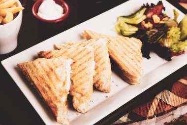 Geleneksel Türk tostu, lezzetli kahvaltı