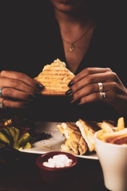 Geleneksel Türk tostu, lezzetli kahvaltı