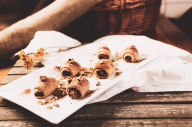 Koyu çikolata parçaları ile tanımlama