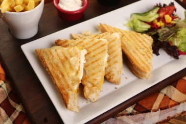 Geleneksel Türk tostu, lezzetli kahvaltı