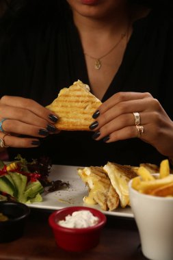Geleneksel Türk tostu, lezzetli kahvaltı