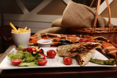 Lezzetli ve ızgara sandviç.