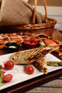 Lezzetli ve ızgara sandviç.