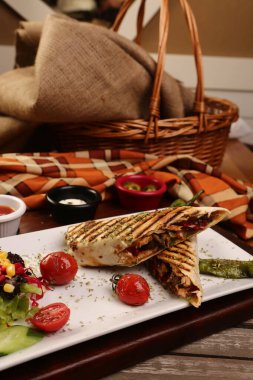 Lezzetli ve ızgara sandviç.