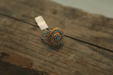 Elmas Mücevherler ve Moda Mücevherleri