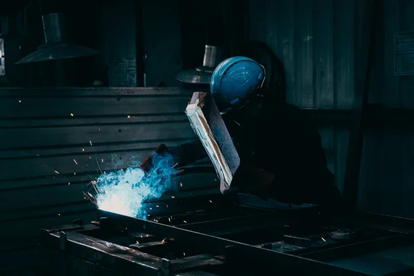 Production Facilities Factory Workers Welding Staff Paint Spraying — Stock Photo, Image