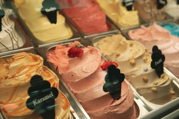 Вкусное Фруктовое Мороженое Холодильнике — стоковое фото