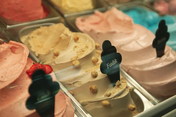 Sorvete Frutas Saborosas Geladeira — Fotografia de Stock