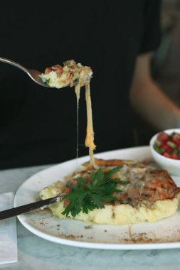 Masada nefis et yemeği. 