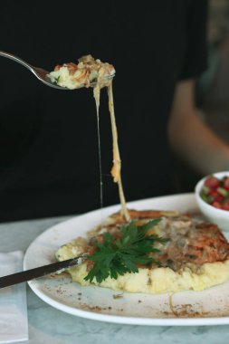 Masada nefis et yemeği. 