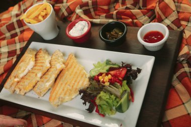 Geleneksel Türk tostu, lezzetli kahvaltı