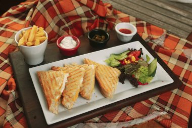 Geleneksel Türk tostu, lezzetli kahvaltı