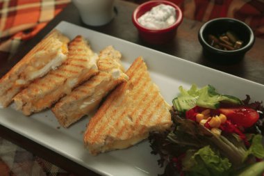 Geleneksel Türk tostu, lezzetli kahvaltı