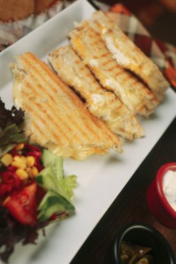 Geleneksel Türk tostu, lezzetli kahvaltı