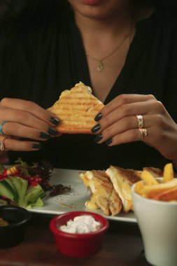 Geleneksel Türk tostu, lezzetli kahvaltı