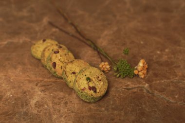 Koyu çikolata parçaları ile tanımlama