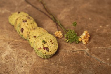 Koyu çikolata parçaları ile tanımlama