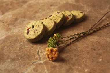 Koyu çikolata parçaları ile tanımlama