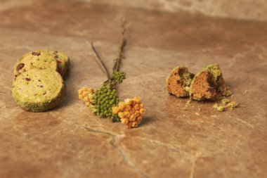 Koyu çikolata parçaları ile tanımlama