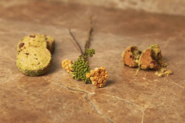 Koyu çikolata parçaları ile tanımlama