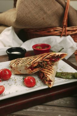 Lezzetli ve ızgara sandviç.